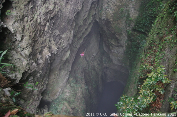 Puits de 173 m  XXL dans la grotte de Yanwangdong 阎王洞 (Tangbian 塘边 Pingtang 平塘 Guizhou)