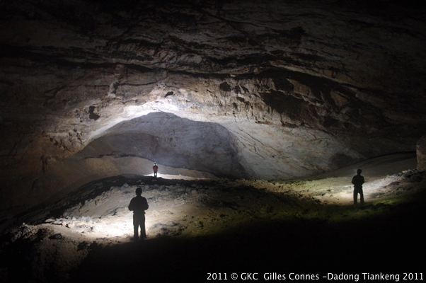Grande galerie dans la grotte de Zhusundong ç«¹ç¬‹æ´ž (Tangbian å¡˜è¾¹ Pingtang å¹³å¡˜ Guizhou)