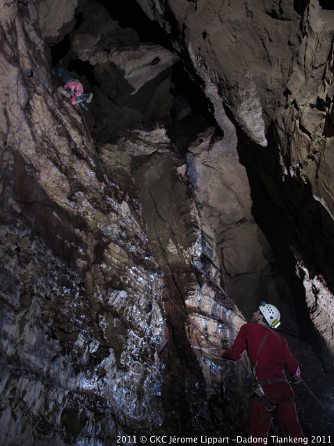 escalade dans la grotte de Shanwangdong Guizhou